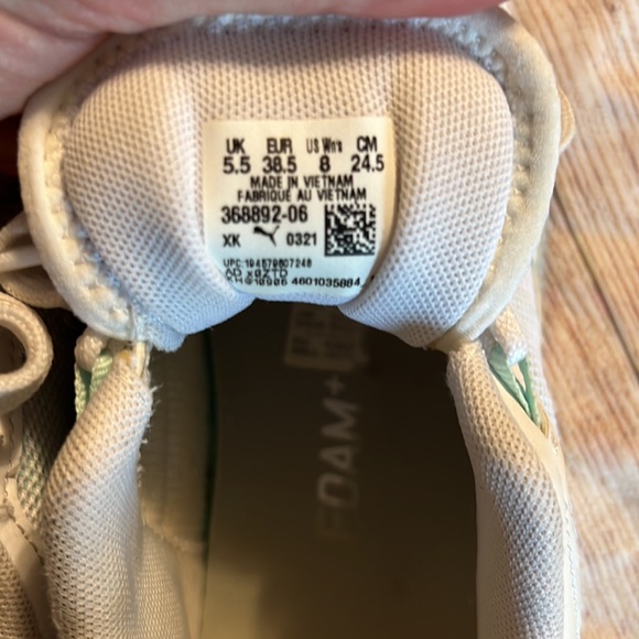Very lightly worn puma sneakers - Picture 5 of 6